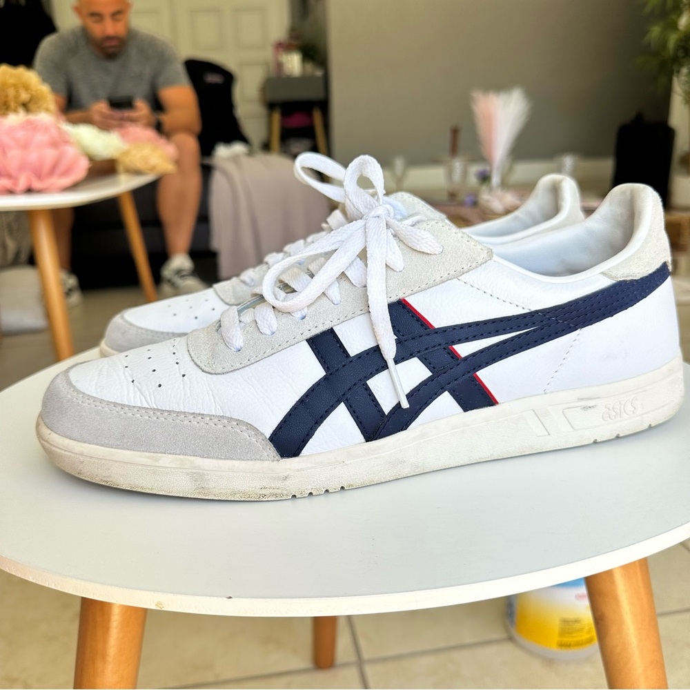 Asics White Sneakers GEL Navy Trim SIZE 9